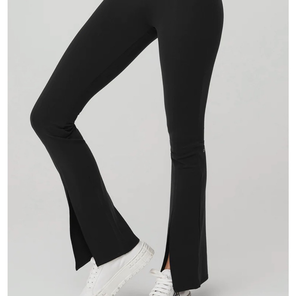 NWT ALO High-Waist Flutter Legging
